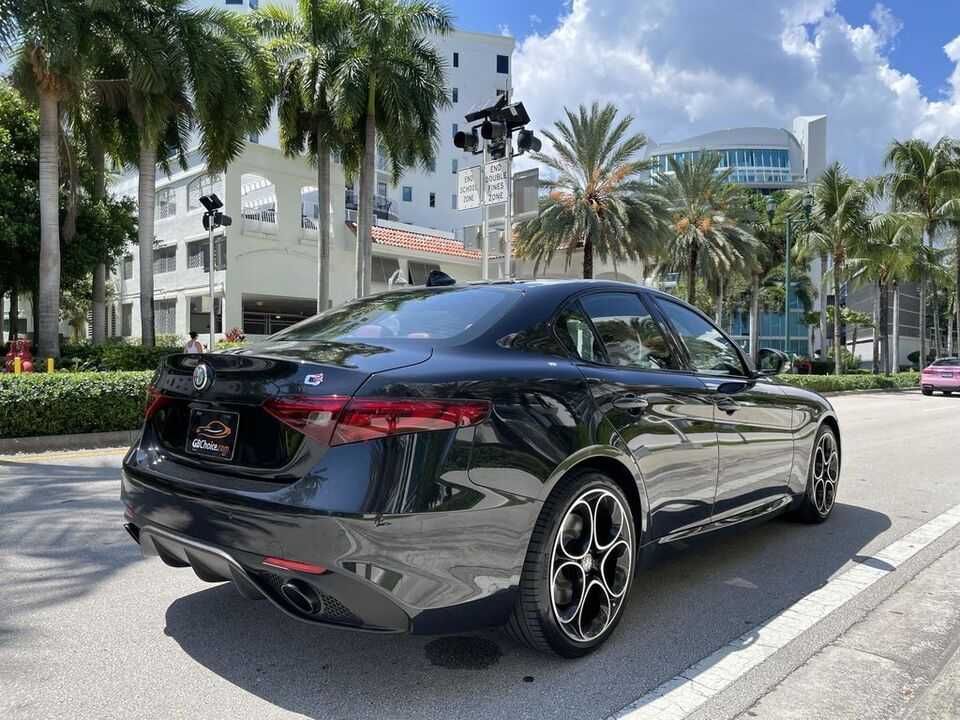 2022 Alfa Romeo Giulia Ti Sedan 4D