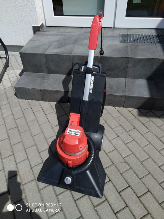 Zamiatarka do liści i kostki