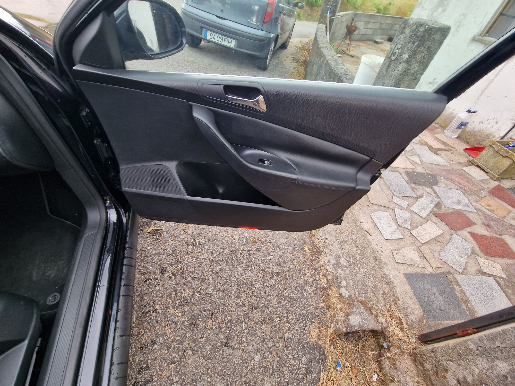 Volkswagen Passat Highline 2.0 TDI (2005) – Motor fiável, Inspeção até