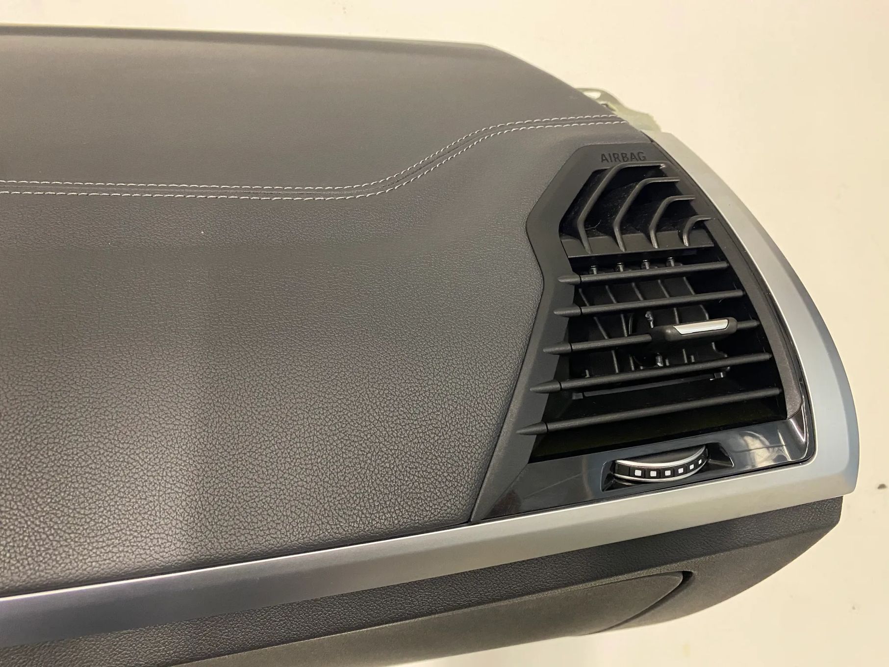 BMW X3 G01 X4 G02 DESKA ROZDZIELCZA KONSOLA SKÓRA SZARA NIĆ HEAD UP HUD