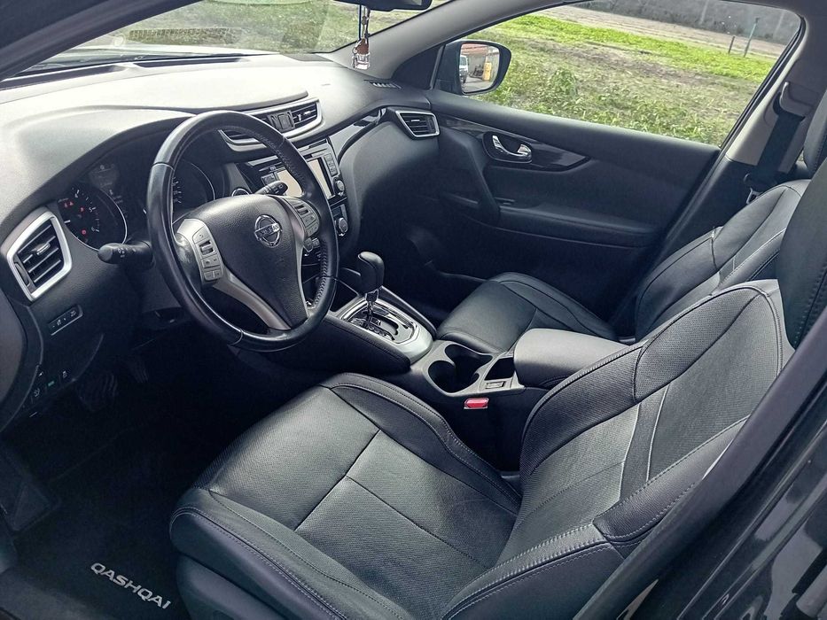 Nissan Qashqai 1.6 dci N-connecta c/auto ( pequeno sinistro )