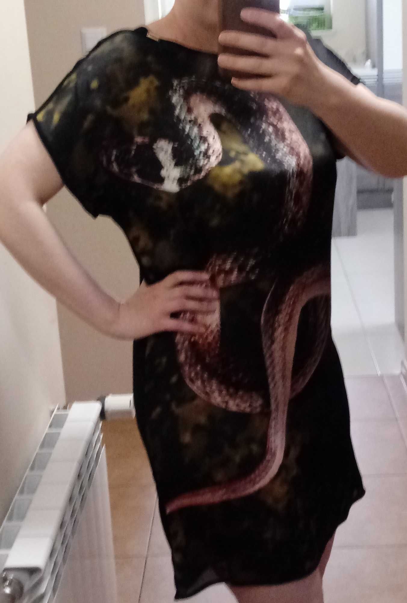 Sukienka luźna z motywem węża