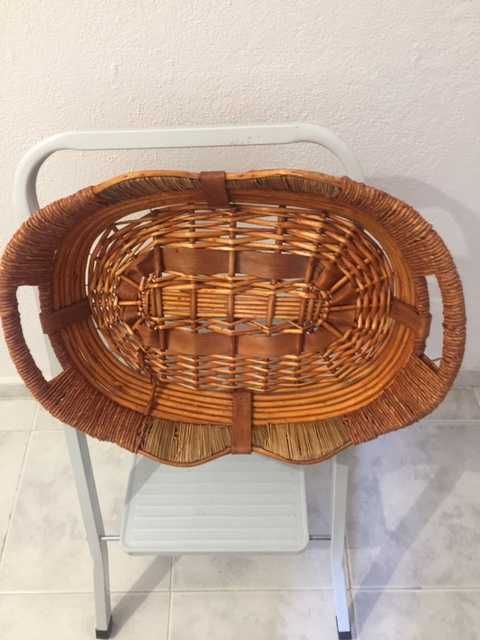 Cesta Artesanal Para Roupa NOVA - 7€