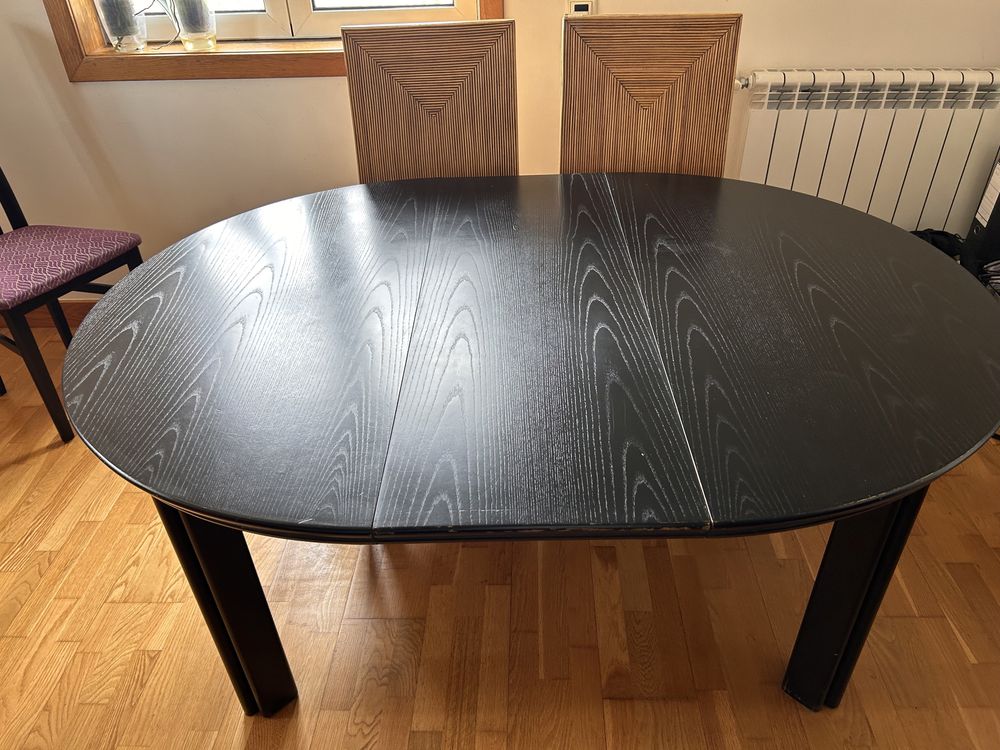 Mesa de jantar extensível e 4 cadeiras