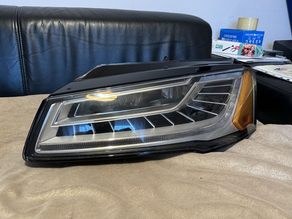 Audi A8 D4 Lift lampy przod matrix full led USA komplet