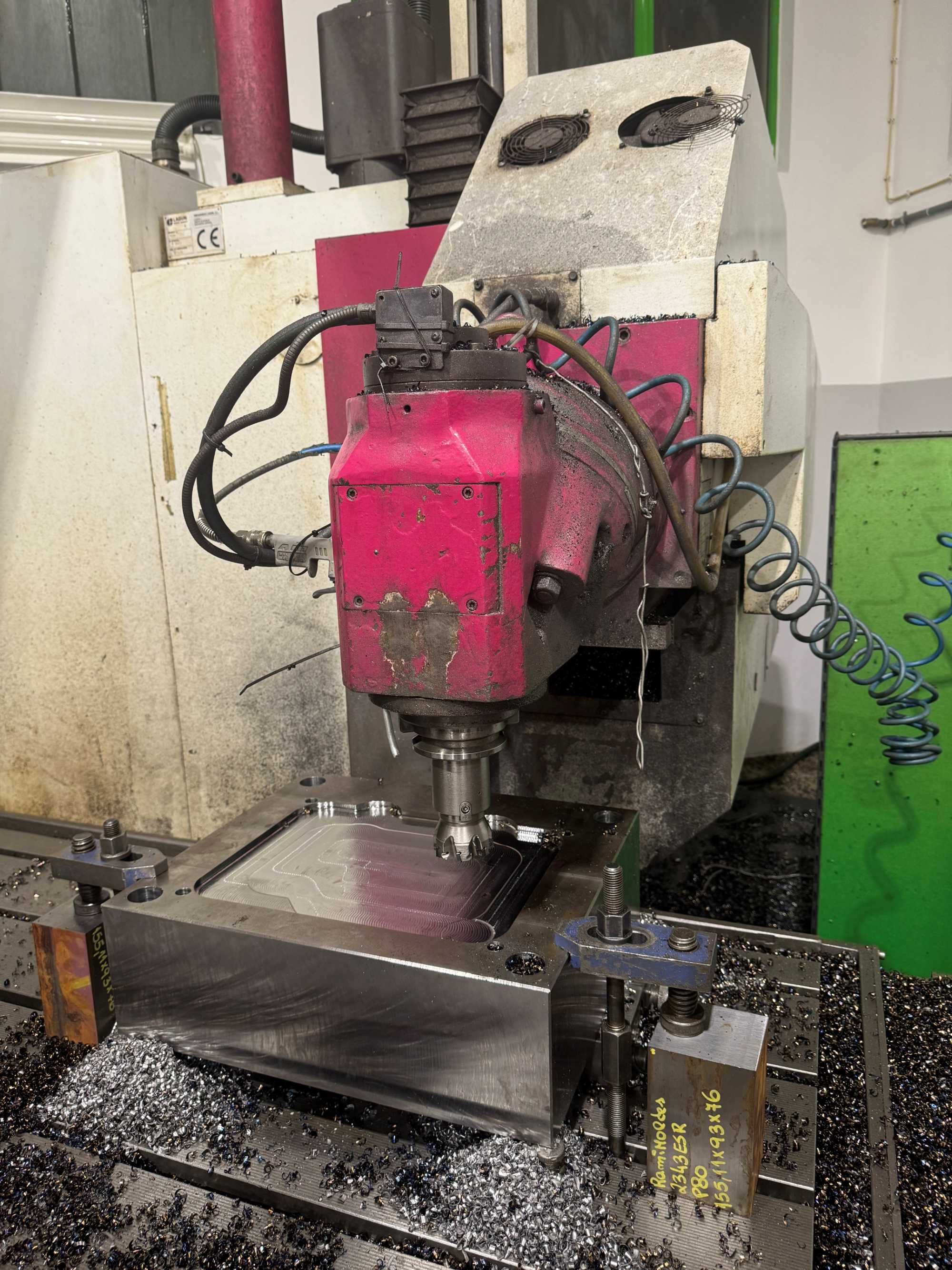 Fresadora cnc mesa fixa cabeça vertical/horizontal LAGUN GBM 20