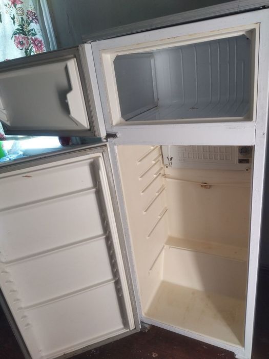 Продам холодильник на дві камери. Б/У