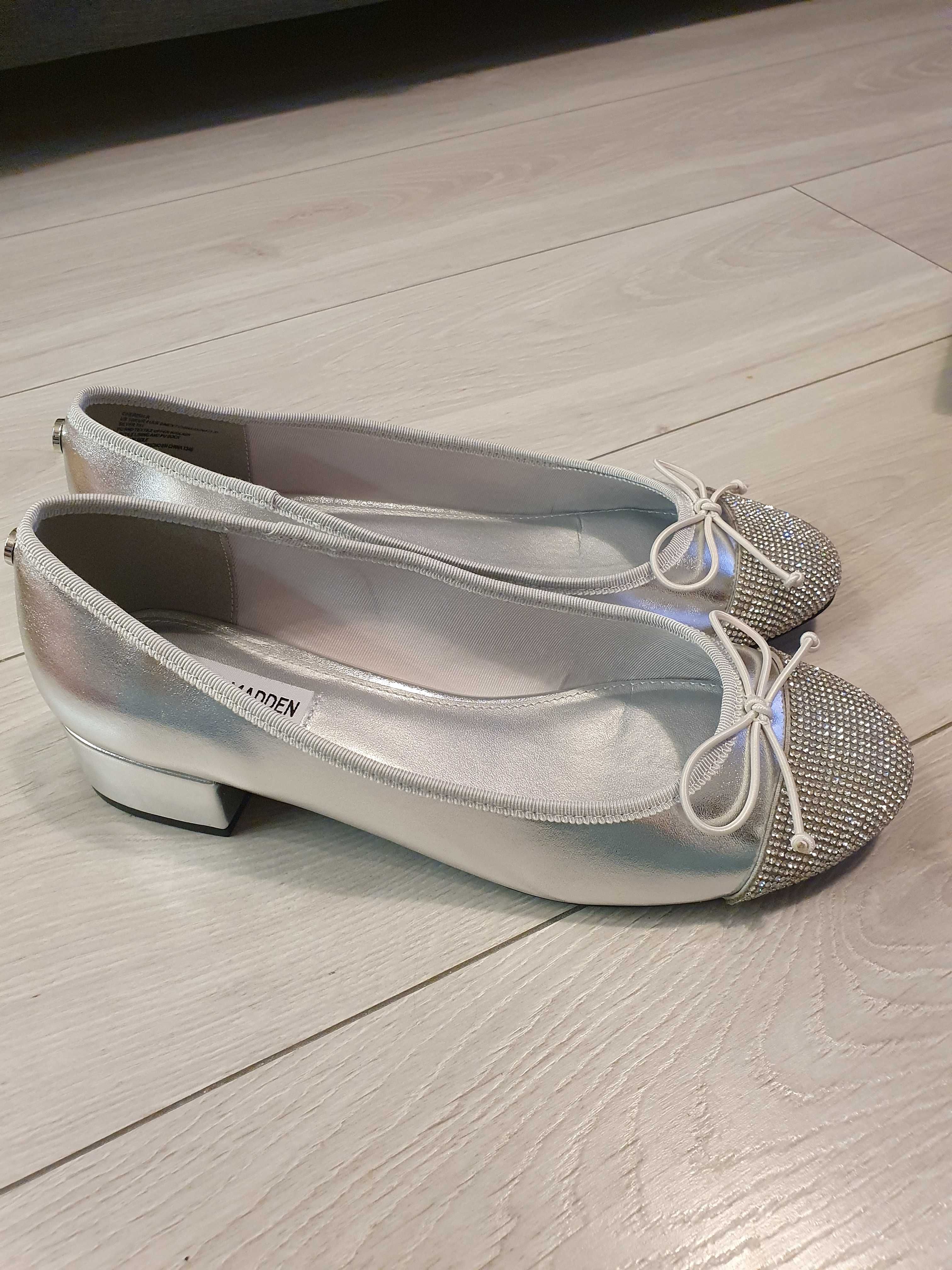 Buty czółenka baleriny srebrne z cyrkoniami r.41 stan jak nowe