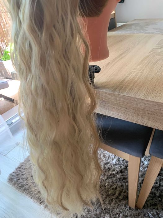 Samodzielnie doczepiany kucyk falisty mix ciemny jasny blond HITsezonu