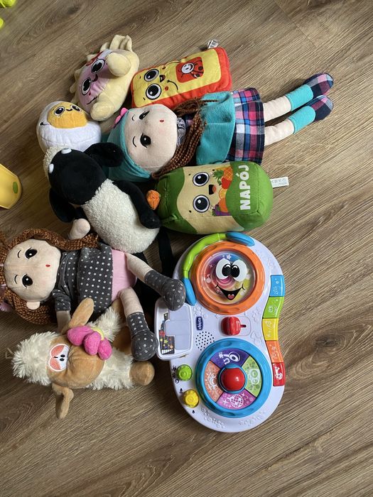 Zestaw zabawek, pluszaki, lalki