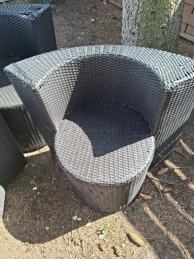 Fotele typu rattan