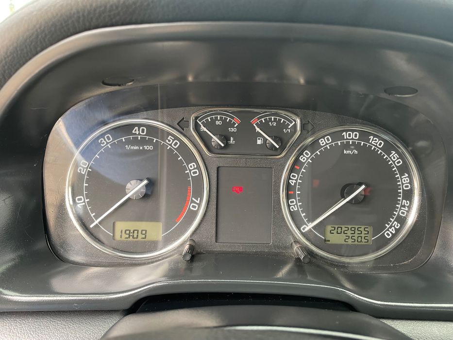 Продам машину SKODA OCTAVIA