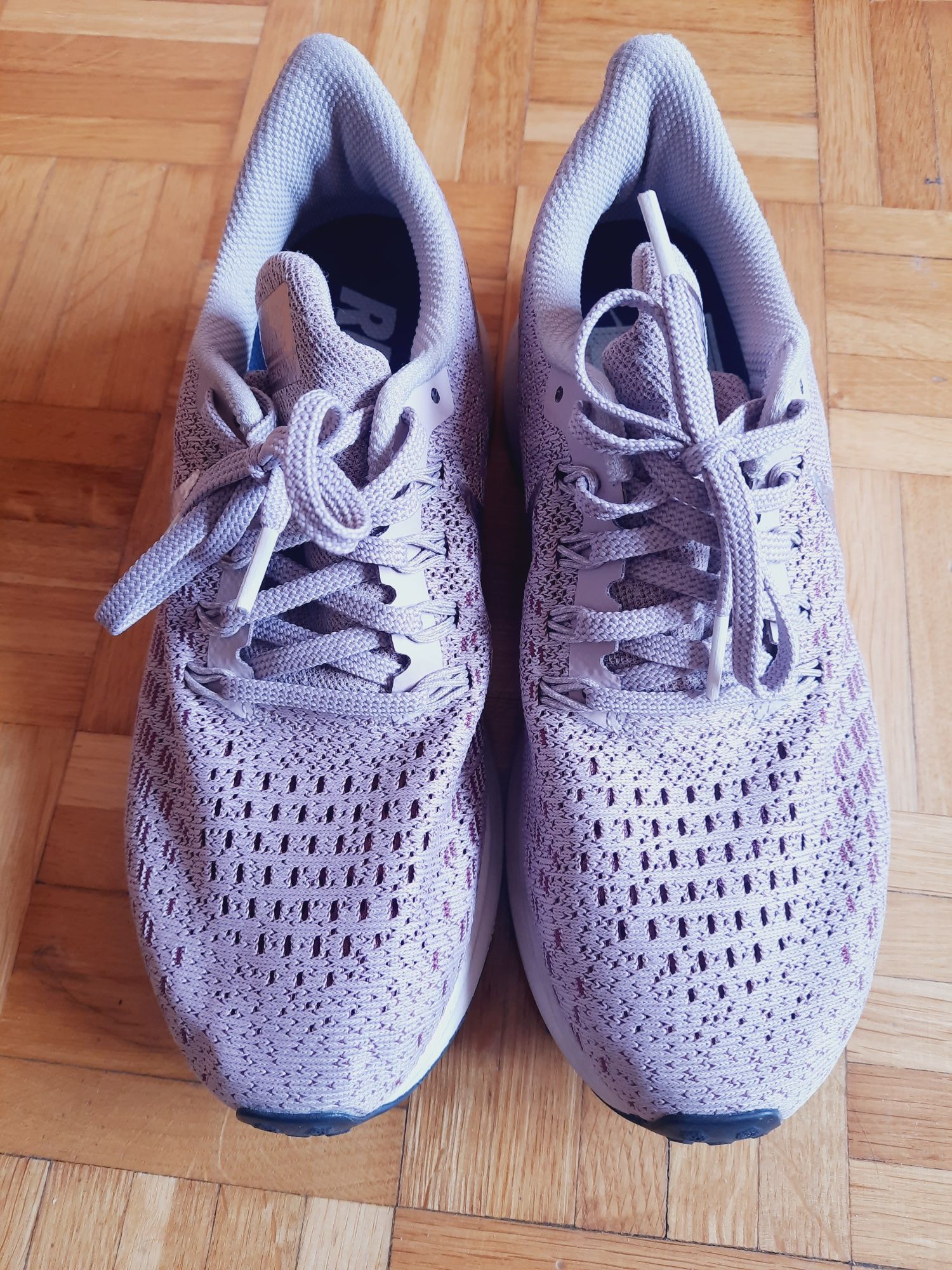 Piękne sneakersy adidasy nike running jak nowe