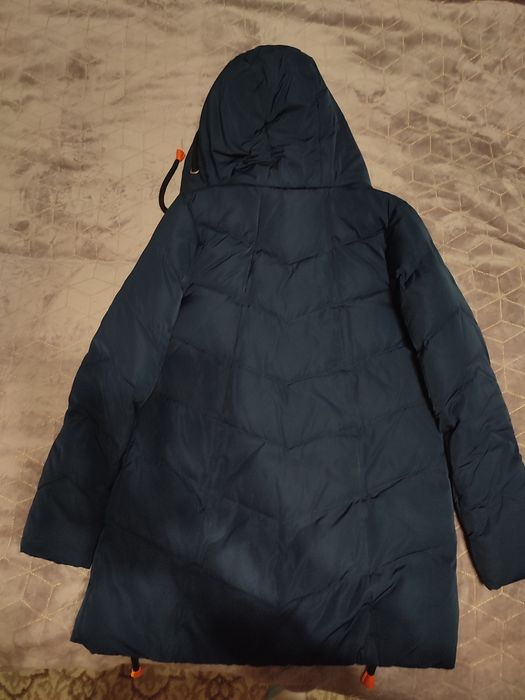 Жіноча зимова куртка.