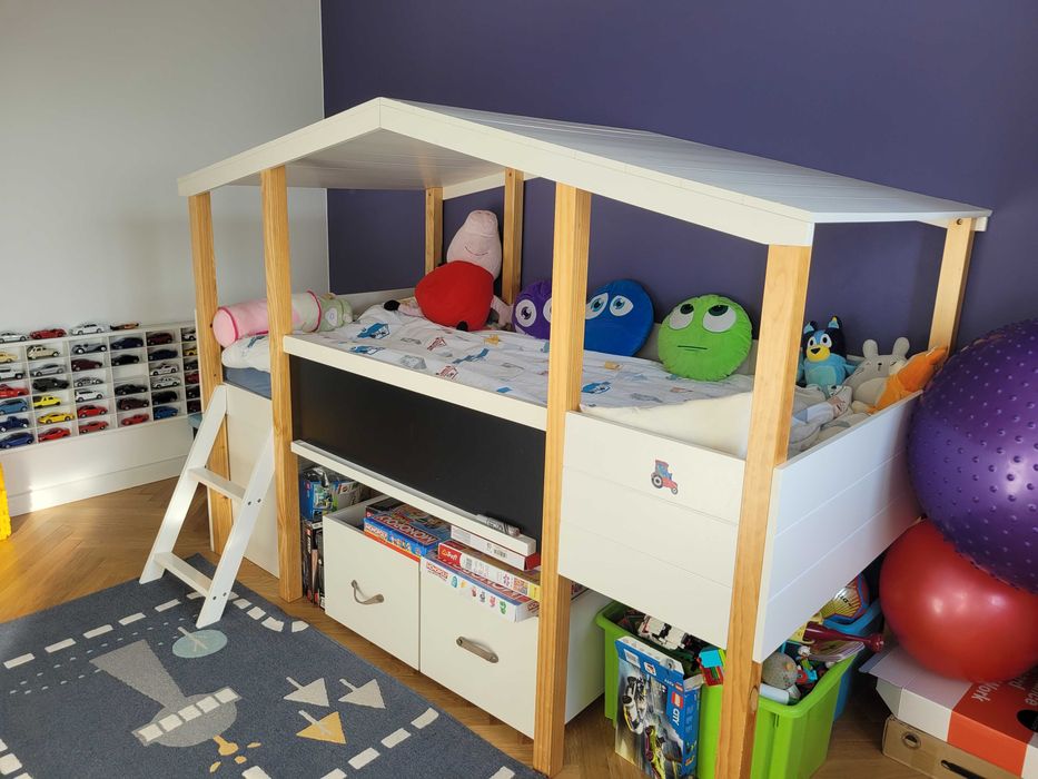 Zestaw mebli dla dzieci WallenfelsCory łóżko domek komoda biurko szafa