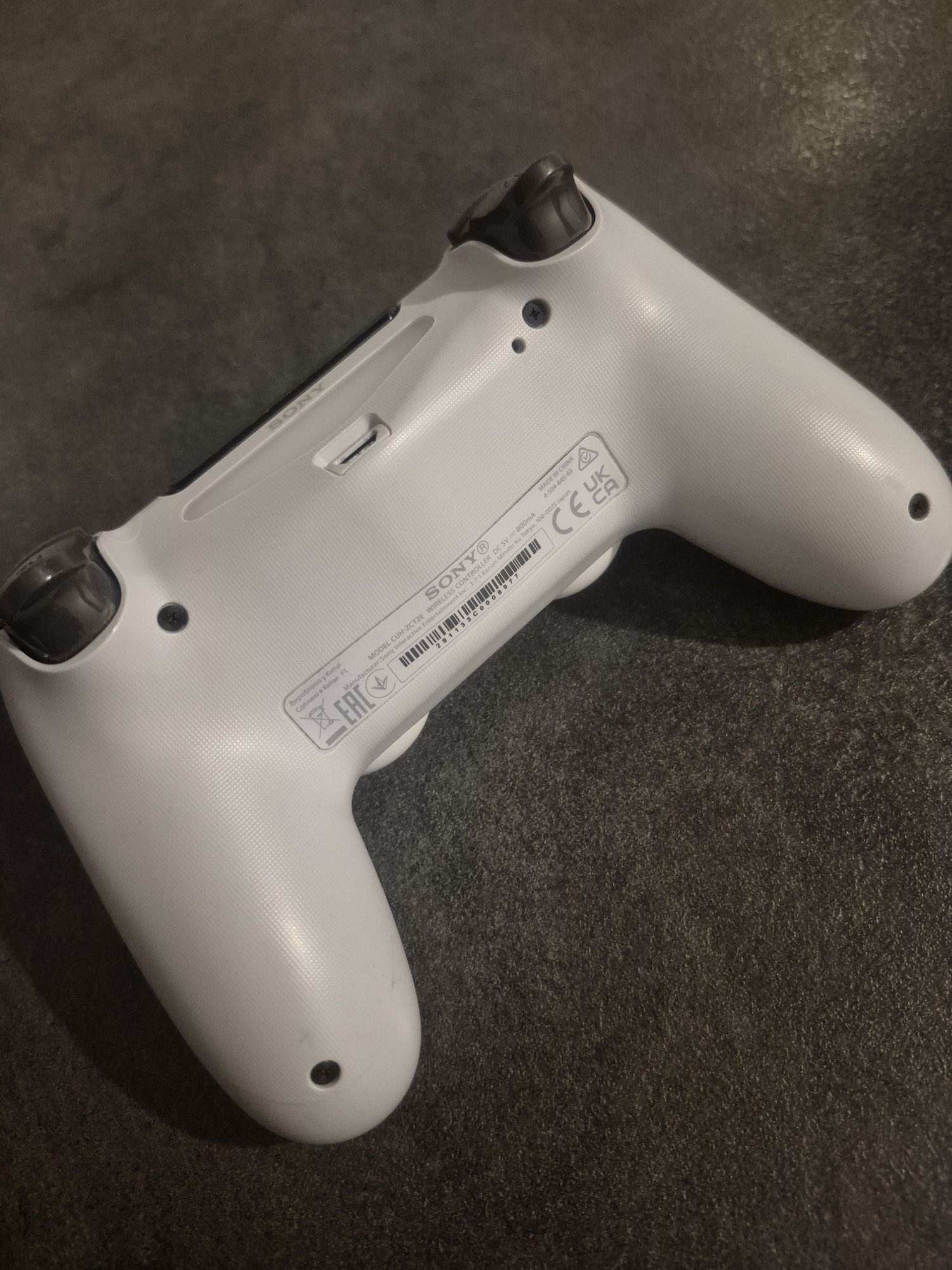 Pad dualshock do PS4 biały oryginalny, model ZCT2E