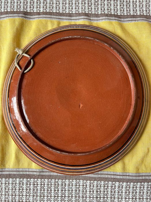 ozdobny ceramiczny talerz na ścianę lub do wykorzystania w kuchni