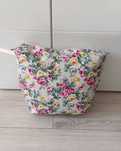 O Bag Standard, beżowy organizer w kwiaty do torebki