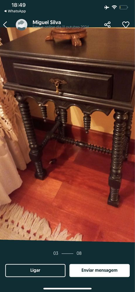 Cama com estrado e colchão e 2 mesas cabeceira