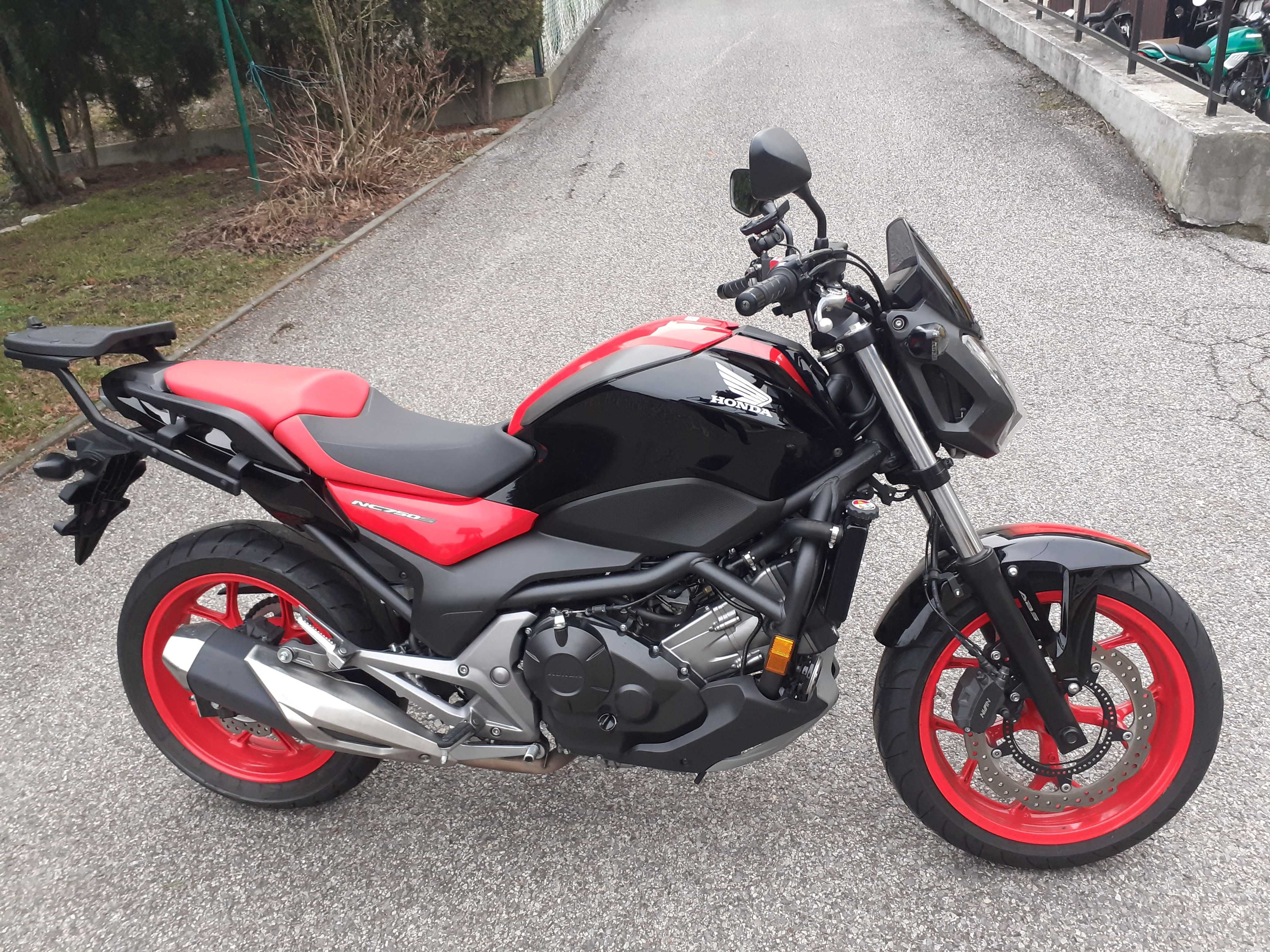 NC750 S z 2017 r. z Niemiec na A2 ks serwisowa Wzorowy stan  20499 zł