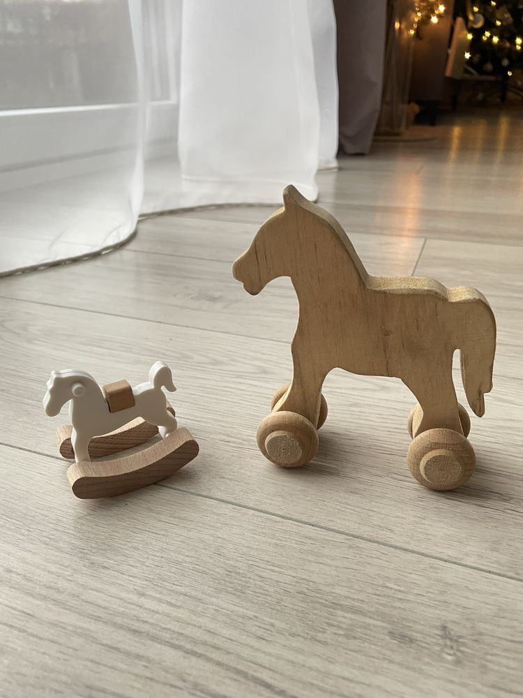 Konik drewniany x2