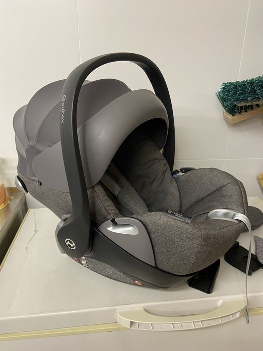 Ovo bebe cybex cinza com redutor