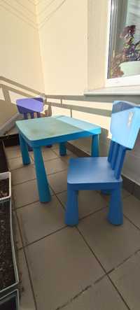 Stolik Mamut i dwa krzesła