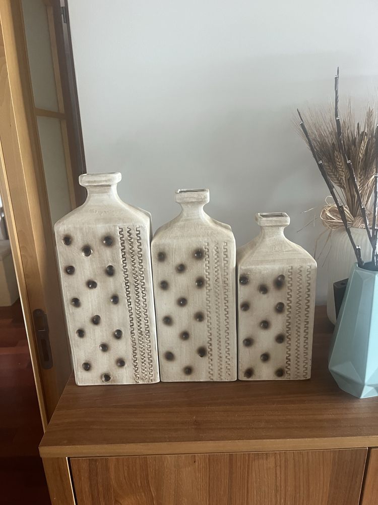 Conjunto de 3 jarros