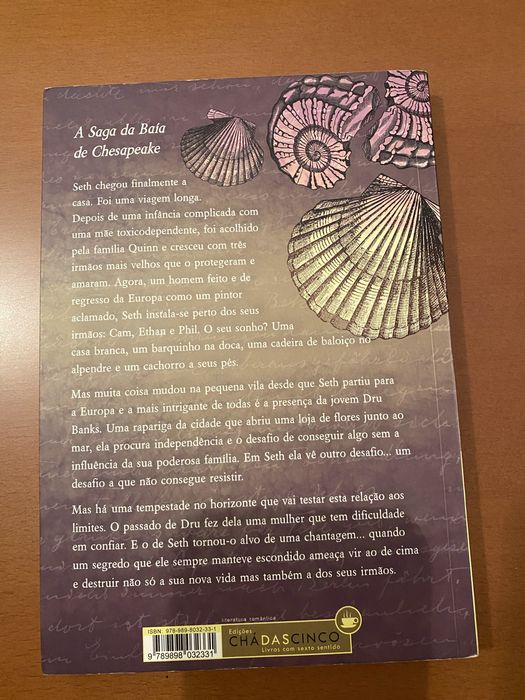 Livro “O azul da Baia” de Nora Roberts