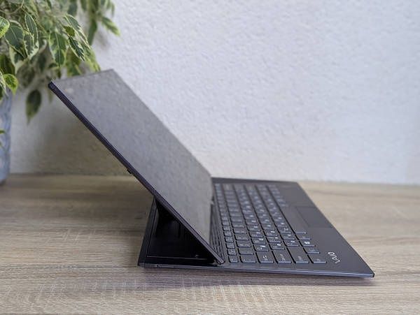 Продам стильний ноутбук-трансформер Sony VAIO з сенсорним екраном