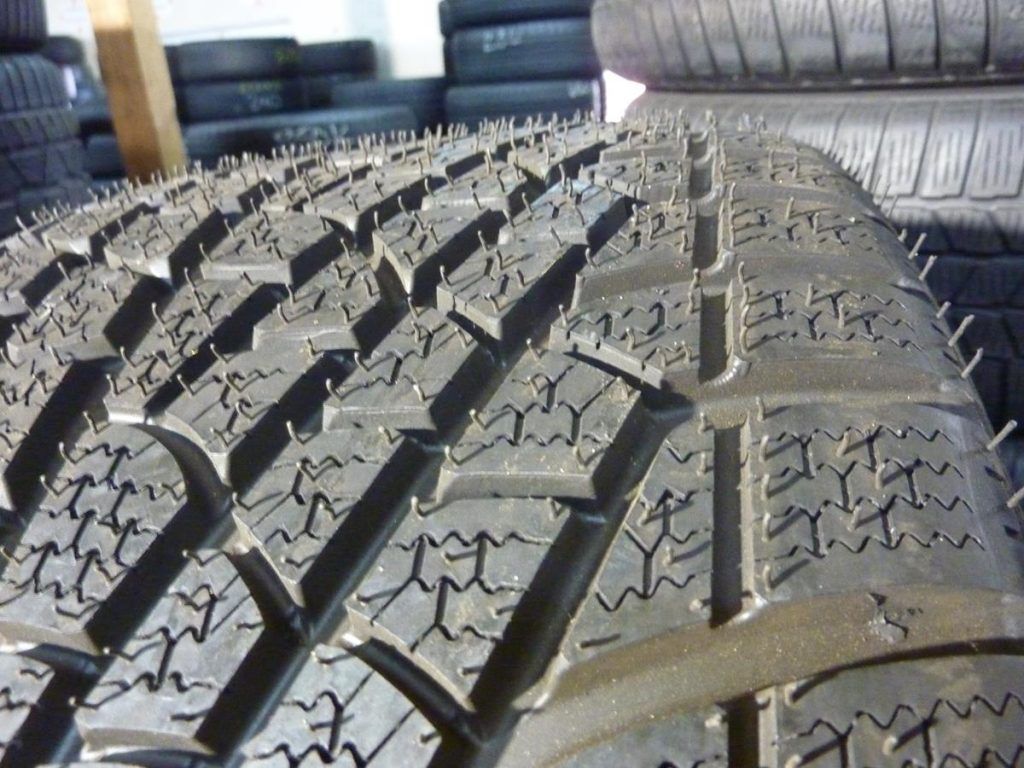 4x Opona nieużywana zimowa 285/40R19 PIRELLI SOTTOZERO WINTER Z1414