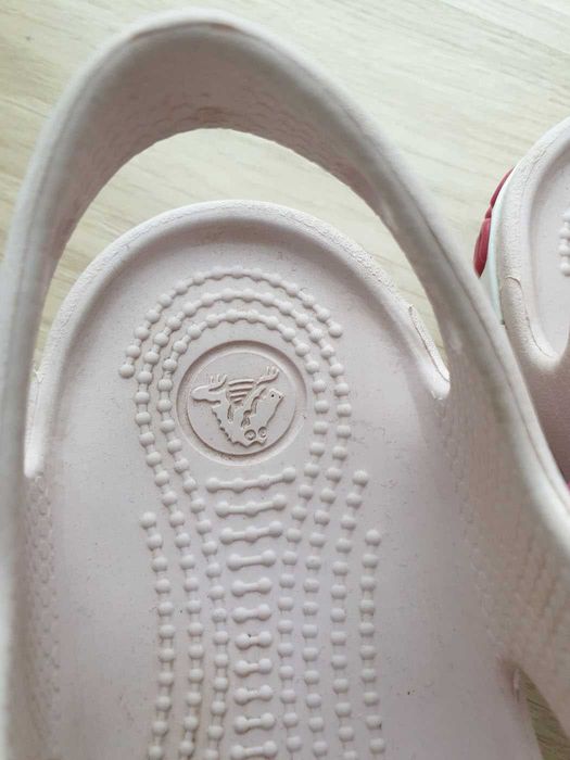 Crocs Crocband Sandały dziewczęce C10 27/28 jasnoróżowe