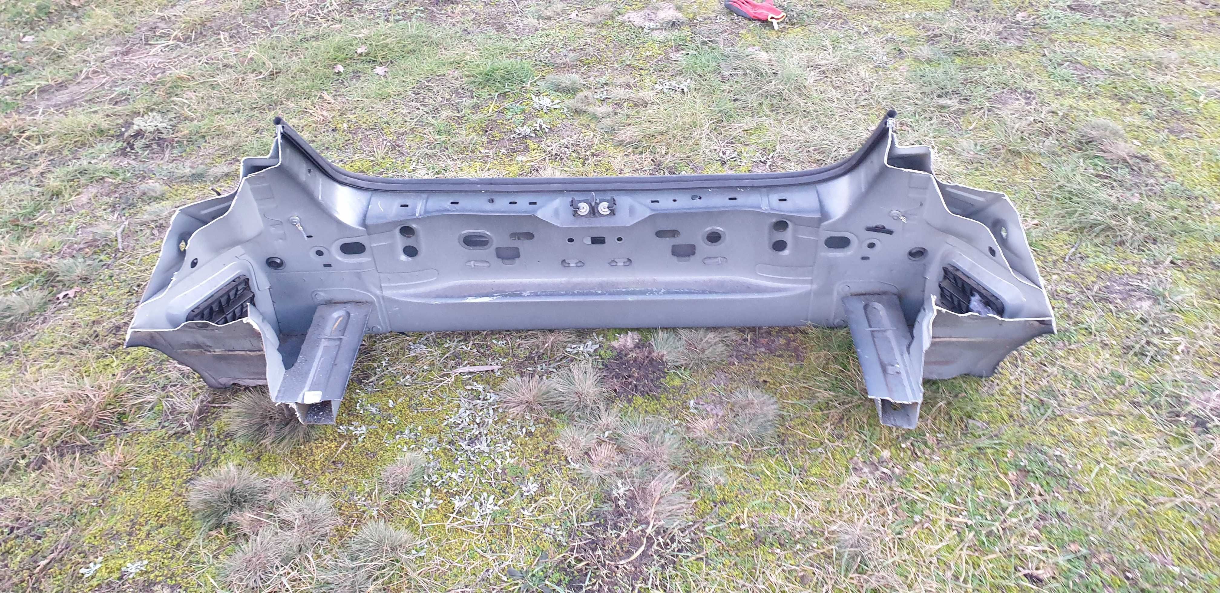 Renault megane III 3 pas tylny HB hatchback kolor TEGNE
