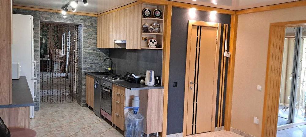 Продаж класного будинку в Рибальському на березі річки