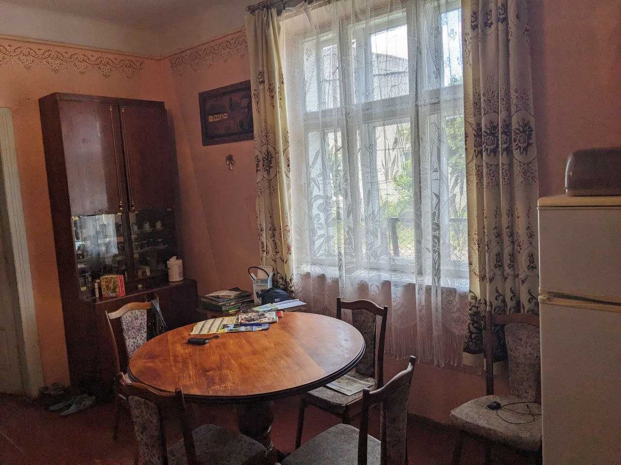 Продається будинок у м.Рогатин на вул. П.Могили,  у 2хв. від центру