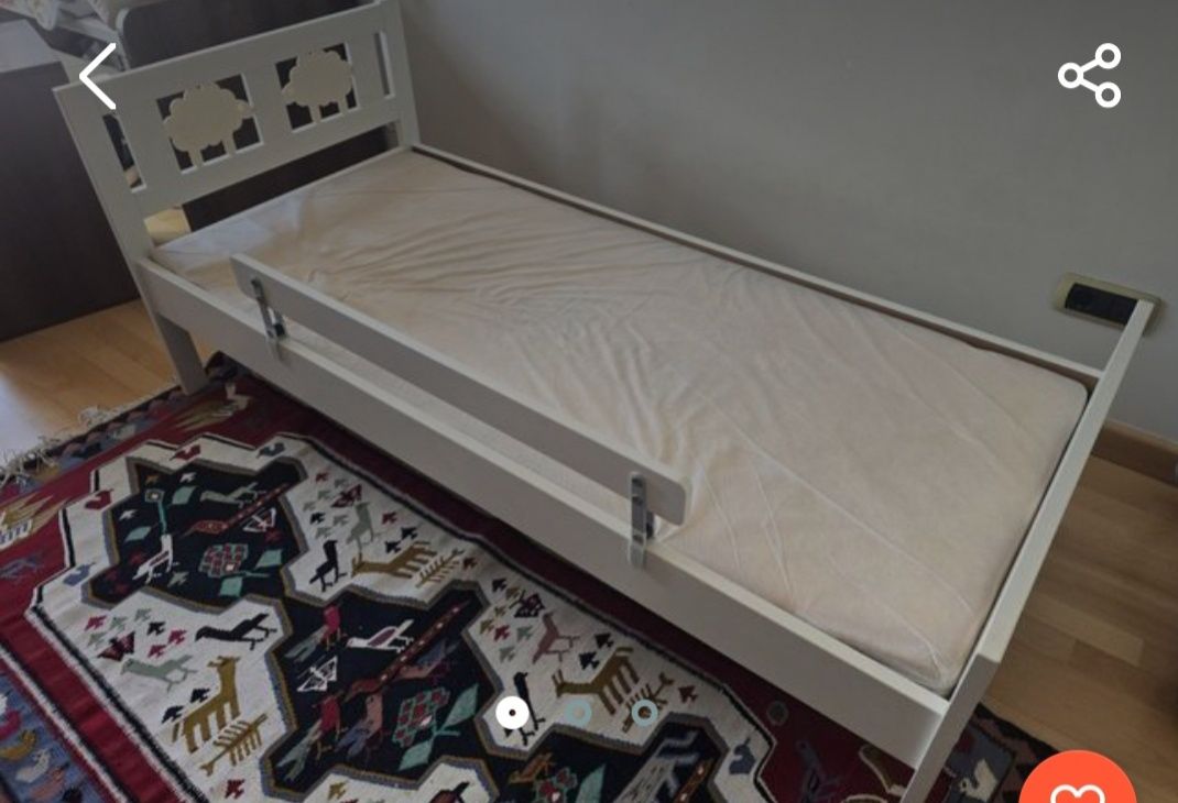 Cama para criança branca
