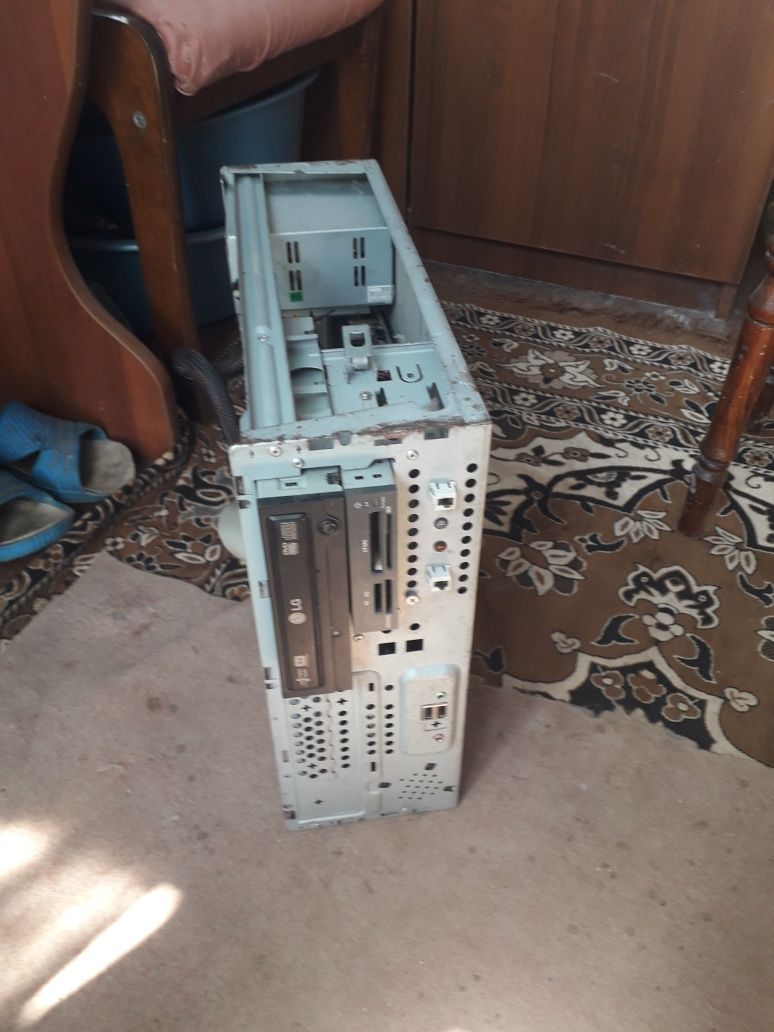 Продам компьютер на запчастини