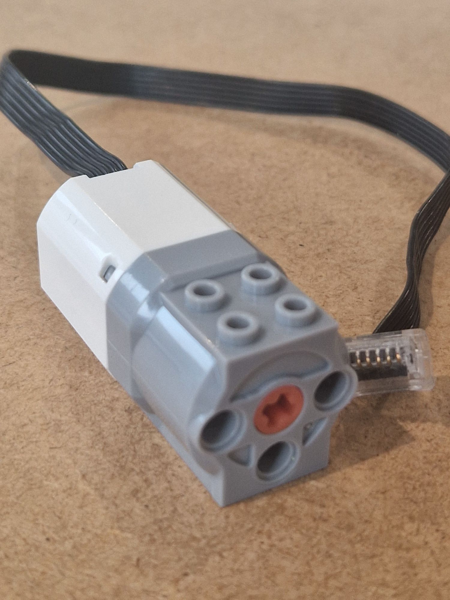Silnik Motor średni liniowy. Wedo 2.0. Zamiennik klocki Lego Technic P