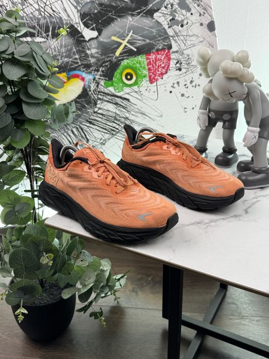 Кросівки Hoka Arahi 6 42.5 розмір Е6710