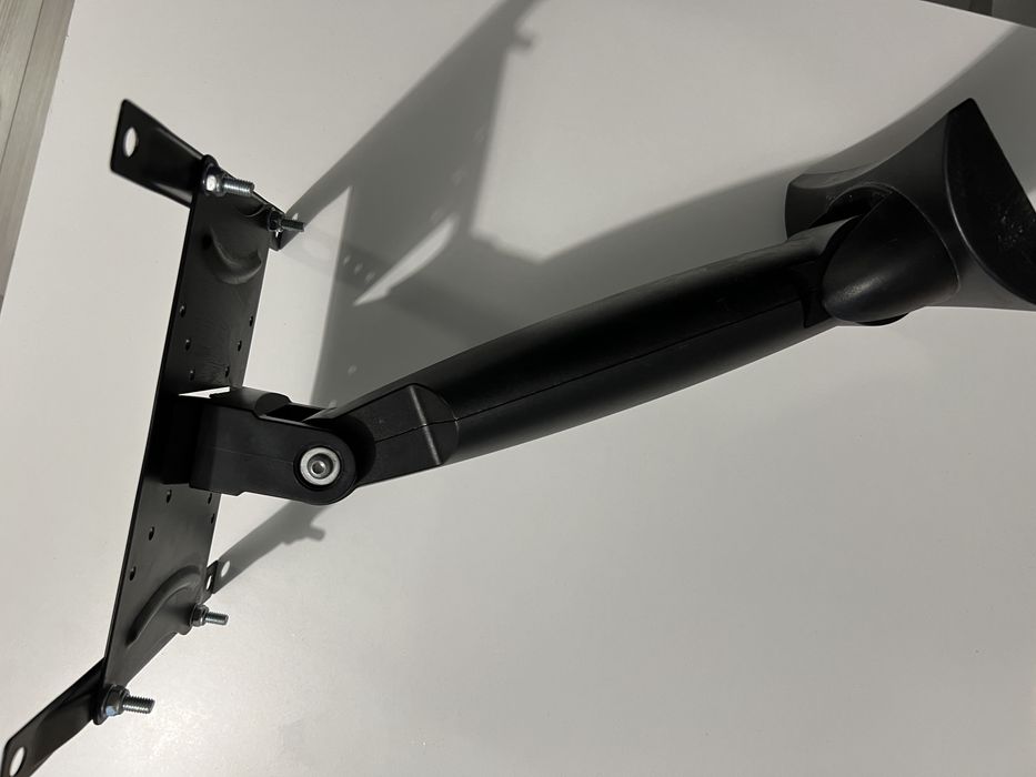 Wieszak na tv mocny .