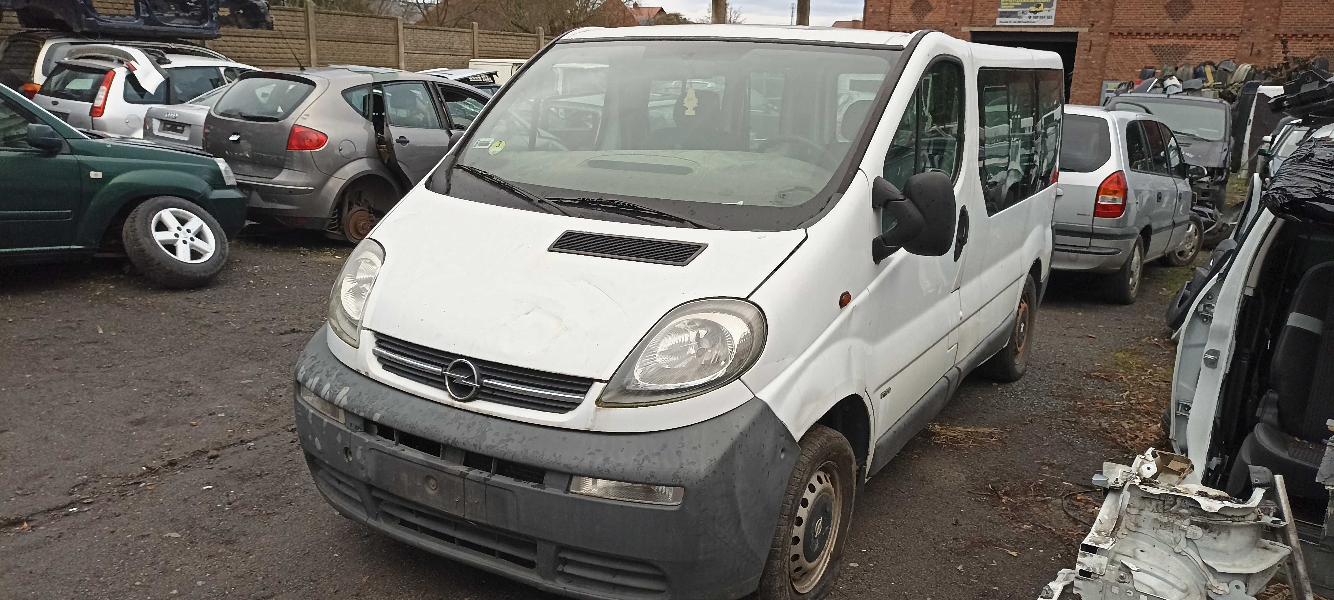 Opel vivaro 1.9 DCI  F9Q760 lak L474 błotnik prawy