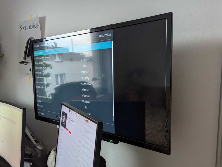 Telewizor 32 cale FHD Toshiba z uchwytem ściennym