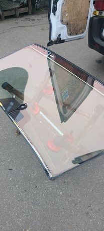 Лобовое стекло Passat B8