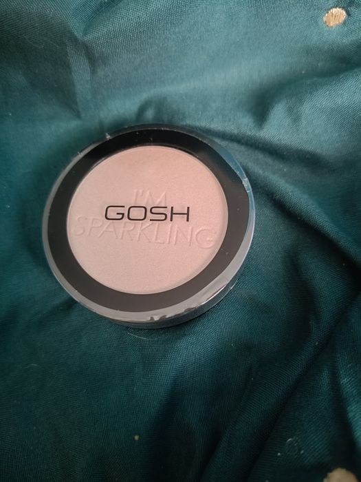Gosh Copenhagen rozświetlający puder do twarzy 003 dust