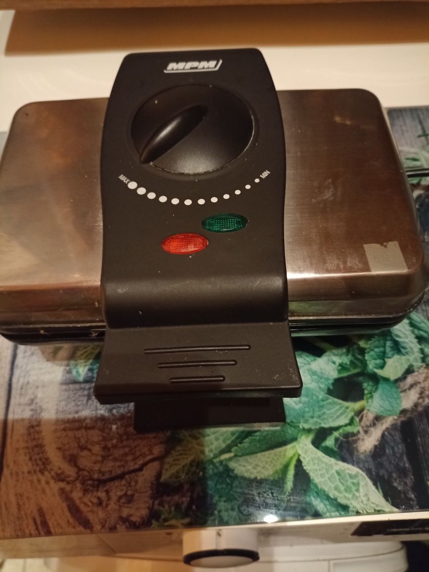 Grzybowo Kołobrzeg sprzedam niewielką frytkownice  firmy TEFAL