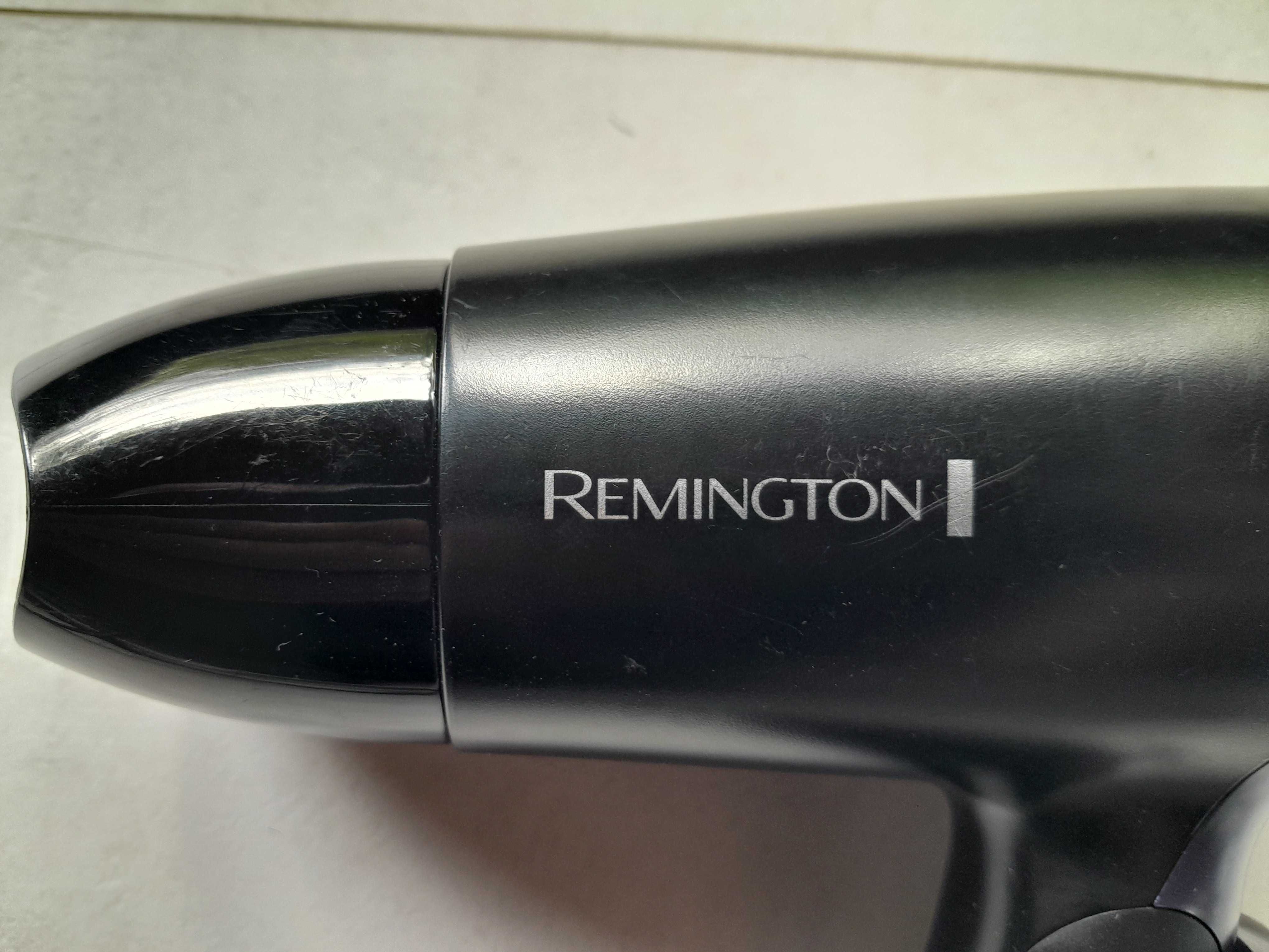 Suszarka do włosów turystyczna Remington D2400 powystawowa outlet