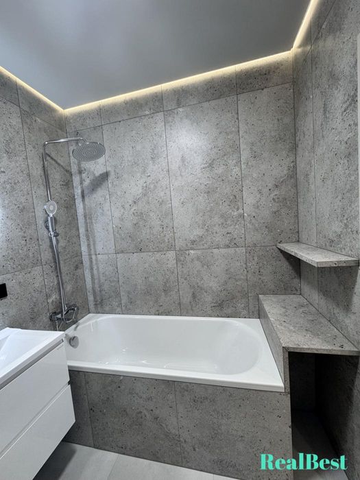 Продаж / Квартира / Боголюбова, Щасливе, Рівне