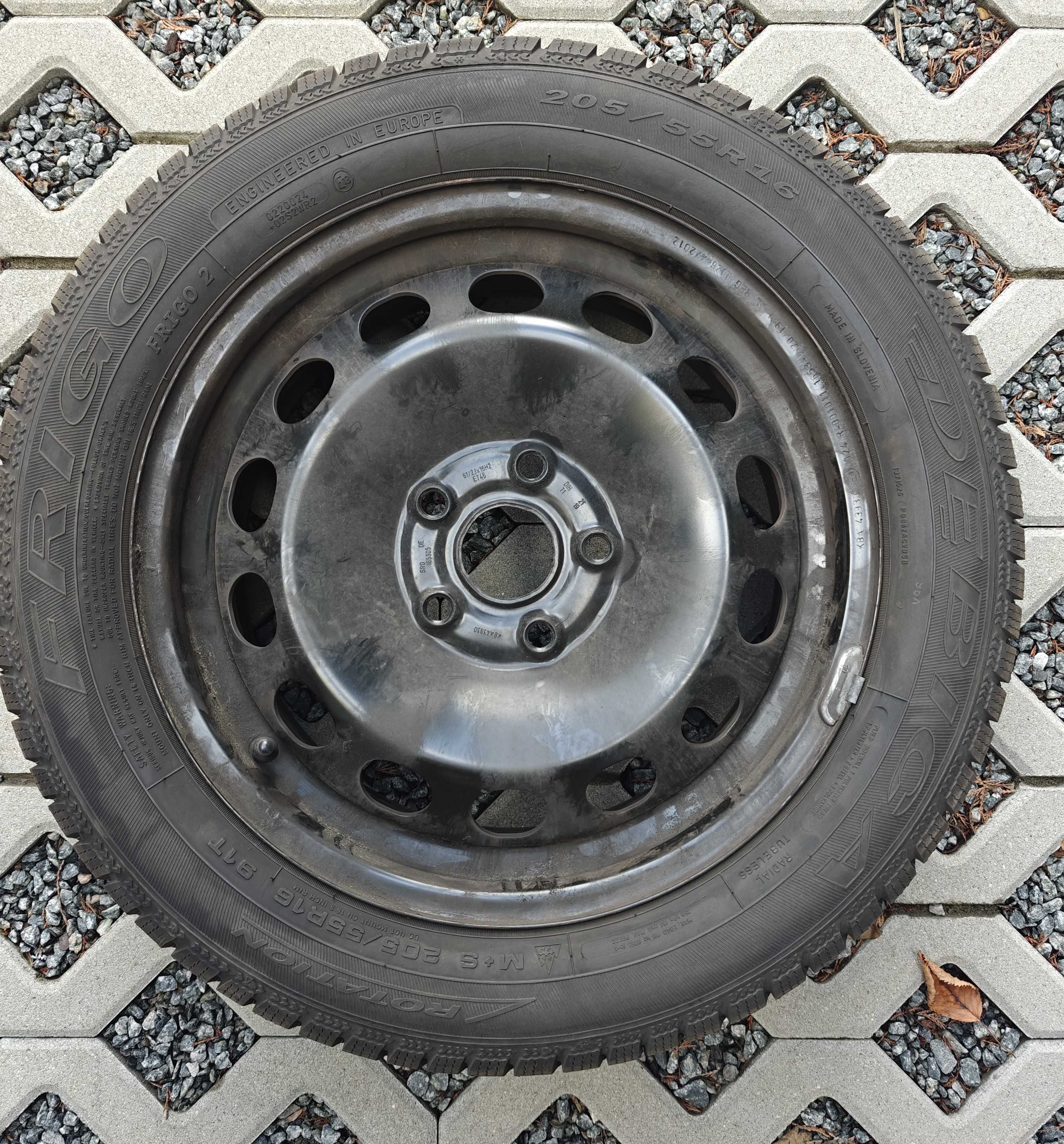 Sprzedam komplet opon zimowych Dębica 205/55 R16 na felgach stalowych