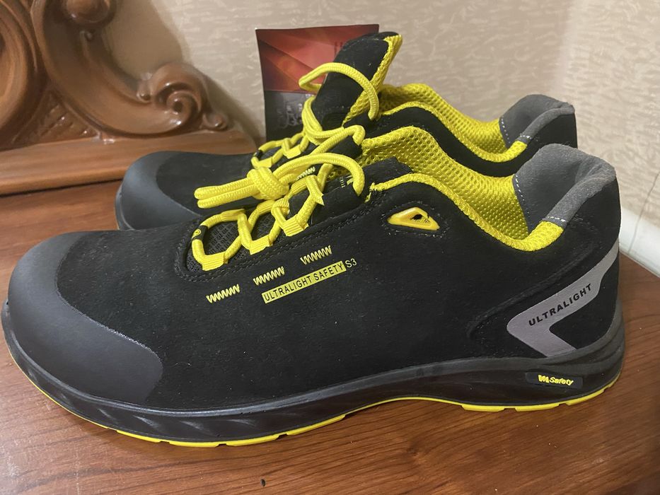 Продам спецвзуття VM (Чехія) 46 р