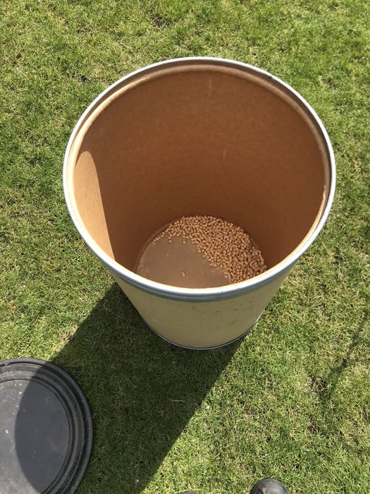 Pudło beczka Pojemnik tekturowy z deklem zamykany